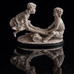 Beeldje - Belle Époque Sculpture – Children Playing on