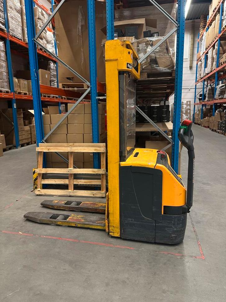 Jungheinrich EJC 214 470cm stapelaar gebruikt, Zakelijke goederen, Machines en Bouw | Heftrucks en Intern transport, Stapelaar