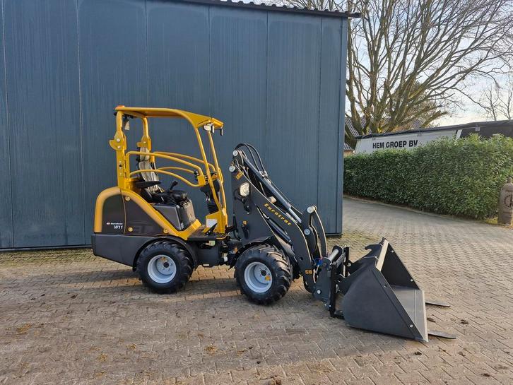 Eurotrac W11   Bel voor info of een super scherpe prijs, Zakelijke goederen, Machines en Bouw | Kranen en Graafmachines, Wiellader of Shovel