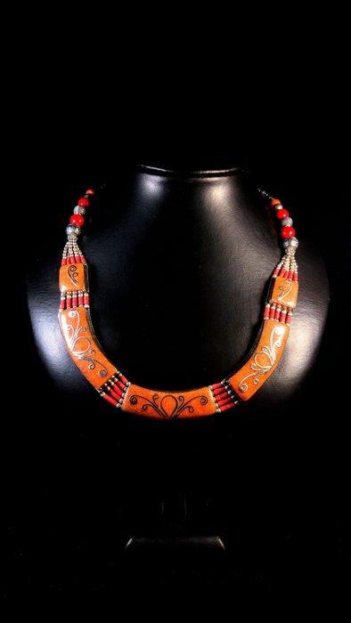 Vintage Berber-sieraad - Rode koraal ketting - Hoogte: 45 cm, Antiek en Kunst, Curiosa en Brocante