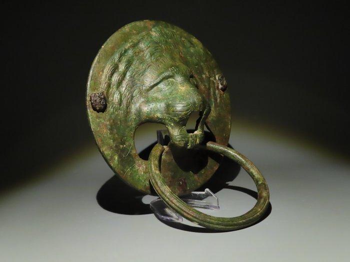 Oud-Romeins Brons Deurgreep met een leeuwenkop. 3e eeuw na, Verzamelen, Mineralen en Fossielen