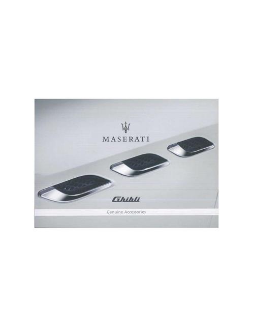 2017 MASERATI GHIBLI GENUINE ACCESSORIES BROCHURE ENGELS, Boeken, Auto's | Folders en Tijdschriften