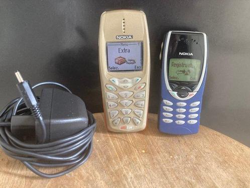 Nokia 3510i e 8210 - Mobiele telefoon (2) - met originele, Spelcomputers en Games, Spelcomputers | Overige Accessoires