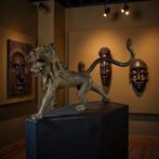Le roi lion 64 cm - sculptuur - Bamileke - Afrika (Zonder, Antiek en Kunst