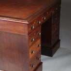 Zeer klein semipartner desk - Bibliotheektafel of centertabl, Antiek en Kunst, Antiek | Meubels | Tafels, Ophalen of Verzenden