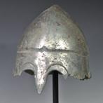 Oud-Grieks Brons Sterk vertinde Chalcidian helm. - 20×20×23