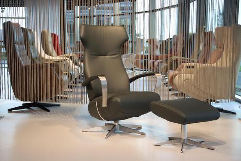 Relaxfauteuil De Toekomst  Riva RV-1002N  in leer met hokker, Huis en Inrichting, Fauteuils, Nieuw, Leer, Ophalen of Verzenden