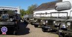 Meerdere Nekaf M38a1 Willys Jeeps en andere legervoertuigen