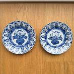 Bord (2) - Porselein - 2 Kangxi borden, Antiek en Kunst