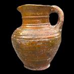 Middeleeuws rood aardewerk Zeldzame schenkkan met, Antiek en Kunst