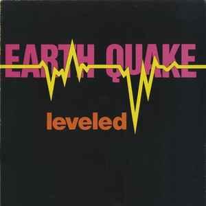 LP gebruikt - Earth Quake - Leveled (U.S. 1977), Cd's en Dvd's, Vinyl | Rock, Zo goed als nieuw, Verzenden