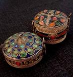 Zilveren legering van lage kwaliteit - Armband - Twee dozen, Antiek en Kunst