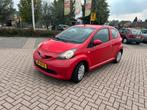 Toyota Aygo 1.0 12V Vvt-i 3DRS MMT 2006 Rood, Auto's, Toyota, Voorwielaandrijving, Handgeschakeld, Euro 4, Geïmporteerd