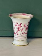 Meissen - Vaas - vaas met voet (Indisch paars/roze)} -, Antiek en Kunst