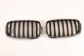 BMW X5 E70 LCI Nieren / grill set links + rechts 51317157687 beschikbaar voor biedingen