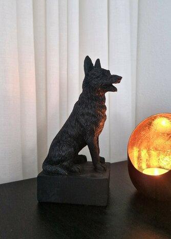 Prachtige zwart matte urn voor uw hond Duitse Herder, Dieren en Toebehoren, Honden-accessoires, Nieuw