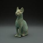 Replica van het oude Egyptisch Bronzen katbeeld van de godin