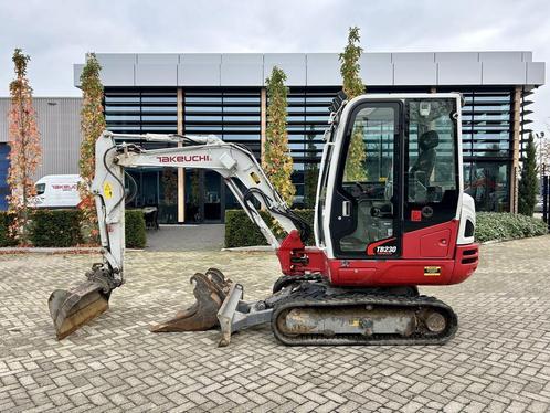 Takeuchi TB230 graafmachine (bj 2018 / uren 3425), Zakelijke goederen, Machines en Bouw | Kranen en Graafmachines, Graafmachine