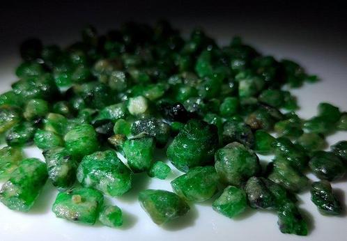 Ruwe smaragden Collectie - 155 crt- 31 g, Verzamelen, Mineralen en Fossielen