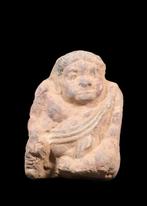 Oud-Chinees aardewerk Tegel van een Dwerg, Antiek en Kunst