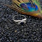 Witgouden ring met saffier en diamant | 0,05 ct., Gebruikt, Overige kleuren, Ophalen of Verzenden, Kleiner dan 17
