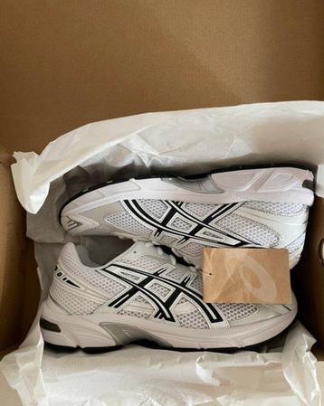 Asics - GEL-1130 - Low-top sneakers - Maat: EU 44 - Nieuw beschikbaar voor biedingen