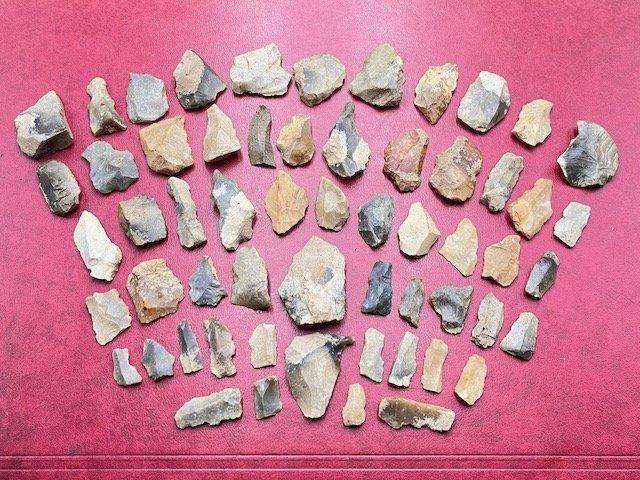 Paleolithisch Vuursteen Gereedschap voor splinters - 80 cm, Antiek en Kunst, Antiek | Overige Antiek