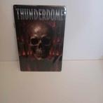 Thunderdome   metalen bordje 30 bij 20 cm, Verzamelen, Merken en Reclamevoorwerpen, Verzenden, Gebruikt