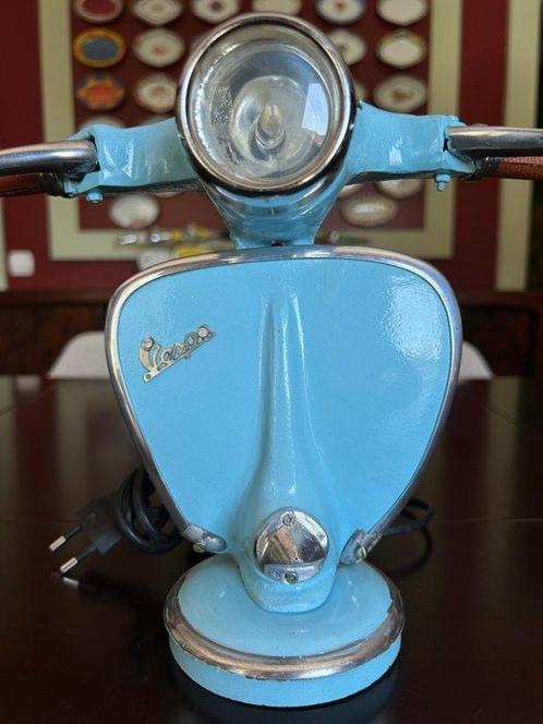 Vespa - Tafellamp - Uniek en bijzonder decoratiestuk -, Antiek en Kunst, Kunst | Designobjecten