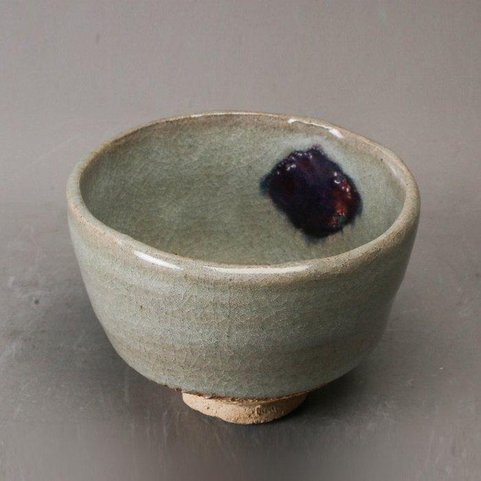 Shinmon Theeschaal (Chawan) door Suzuki Seisei – Steengoed, Antiek en Kunst, Antiek | Overige Antiek