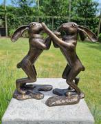 Beeldje - Fighting hares - Brons, Antiek en Kunst