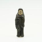 Zeldzame Netsuke van een staande Daruma met een met steen, Antiek en Kunst