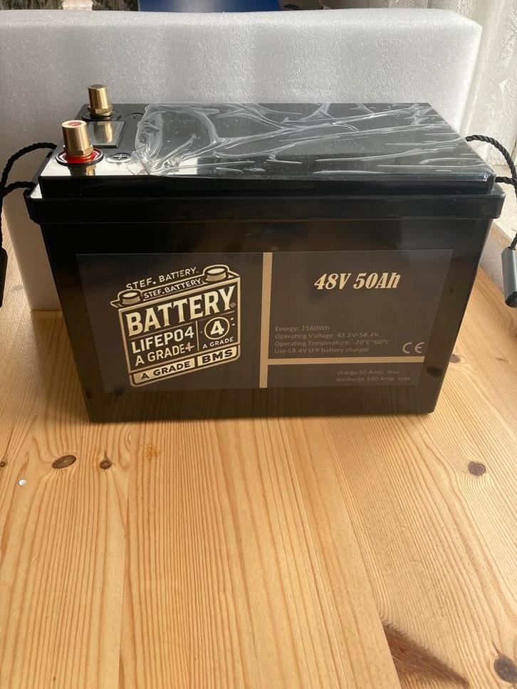 48Volt 50Ah LiFePO4 lithium Accu  2560  Wh 2,56 Kw met lader, Doe-het-zelf en Verbouw, Zonnepanelen en Toebehoren, 200 wattpiek of meer