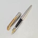 Waterman - C/F - Gold and brushed body - 18k solid gold nib, Nieuw