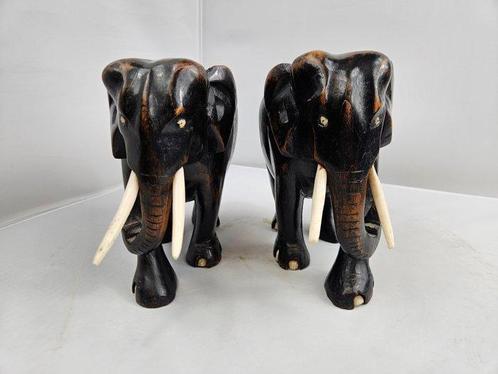 sculptuur, Ebonised hand carved elephants - 15.5 cm -, Antiek en Kunst, Curiosa en Brocante