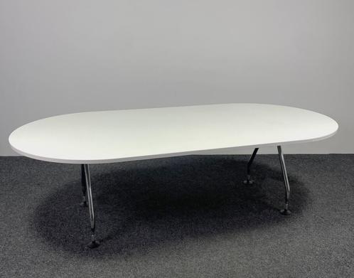 Vitra Vergadertafel Ovaal Blad 240x120 cm, Zakelijke goederen, Kantoor en Winkelinrichting | Kantoormeubilair en Inrichting, Ophalen of Verzenden