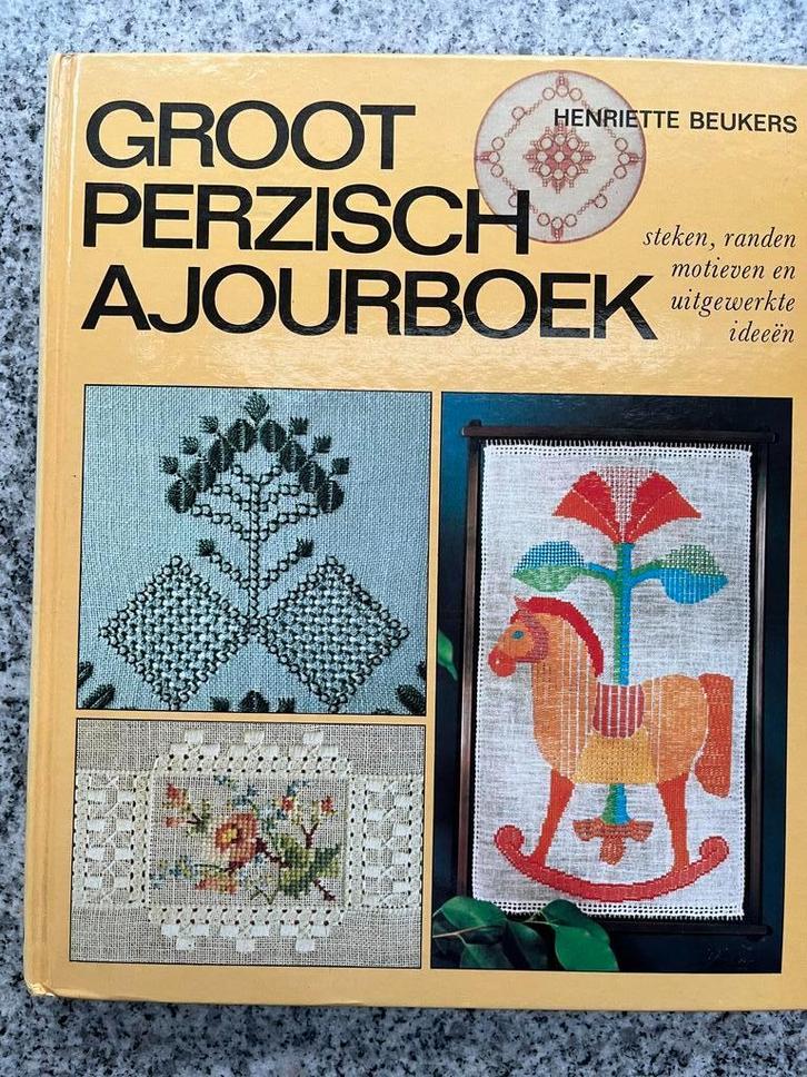 Groot Perzisch ajourboek, Boeken, Hobby en Vrije tijd, Borduren en Naaien, Gelezen, Verzenden