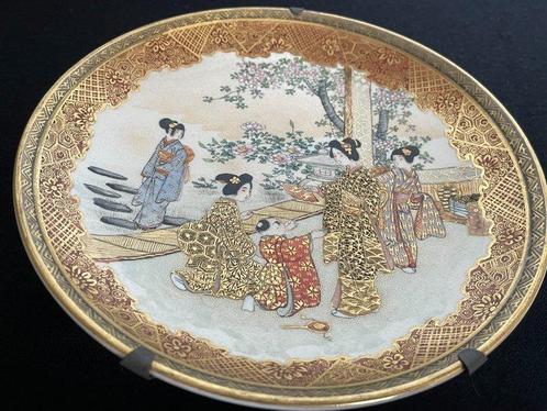 Bord - Aardewerk - Meiji Satsuma-plaat - Ryuun Fuzan, Antiek en Kunst, Antiek | Overige Antiek