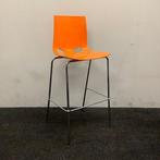 Tweedehands barkruk zithoogte 77 cm, oranje - chroom, Huis en Inrichting, Barkrukken, Ophalen of Verzenden, Gebruikt
