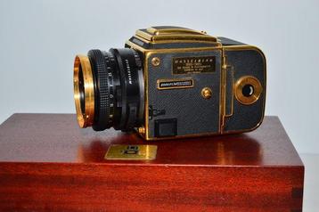 Hasselblad 2000 FC/M  + Planar 80mm 100th Gold Edition #657 beschikbaar voor biedingen