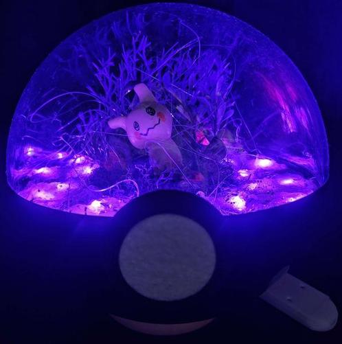 Custom By Britt Pokémon Light-Up Terrarium-Maat L (Diversen), Verzamelen, Beelden en Beeldjes, Nieuw, Ophalen of Verzenden