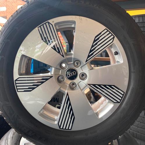 19 inch Winterset | Origineel Audi E-Tron Goodyear banden 7m, Auto-onderdelen, Banden en Velgen, 19 inch, Winterbanden, 255 mm