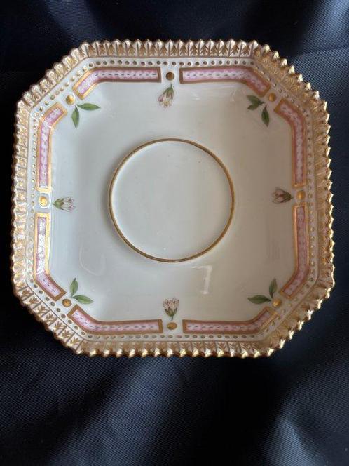 Royal Copenhagen - Kop en schotel (2) - Porselein, Antiek en Kunst, Antiek | Meubels | Tafels