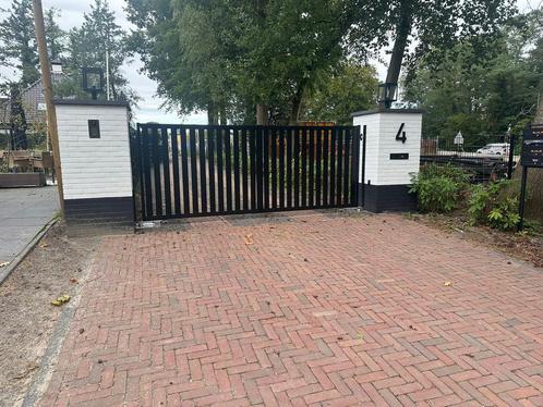 Verticale lamellen (houtlook) poorten en hekwerk, Tuin en Terras, Tuinhekken en Hekwerk, Met poort, Nieuw, IJzer, Sierhekwerk