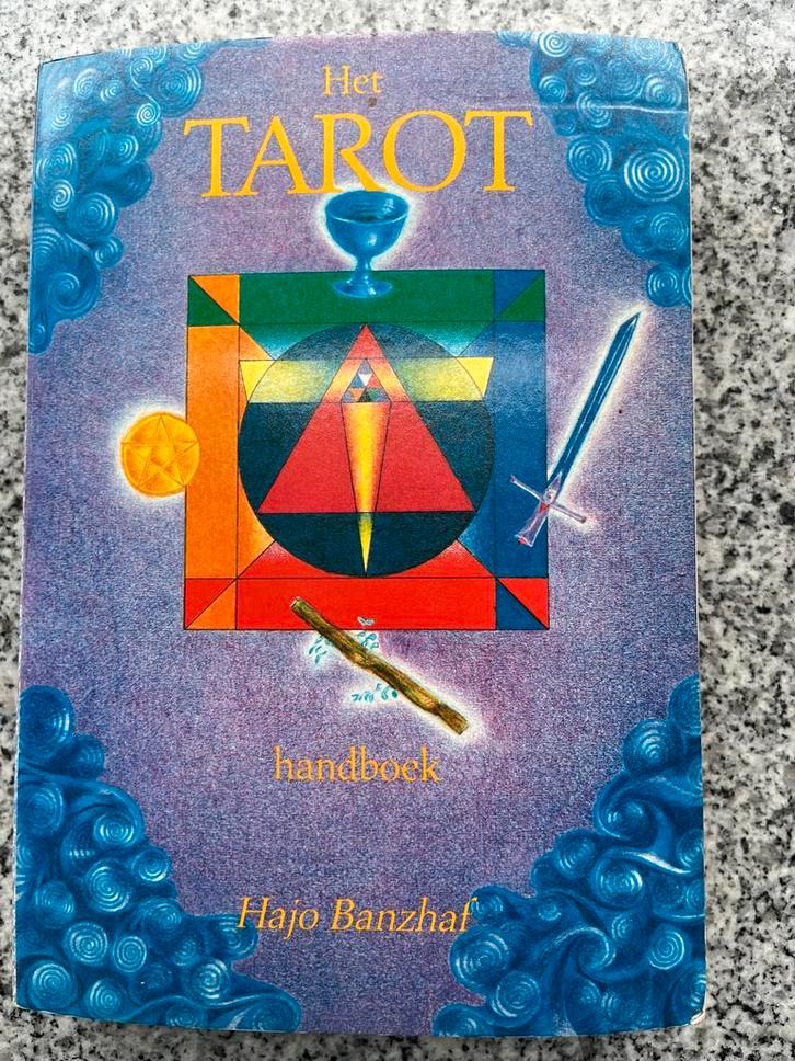 Het tarot handboek, Boeken, Esoterie en Spiritualiteit, Tarot of Kaarten leggen, Gelezen, Achtergrond en Informatie, Verzenden