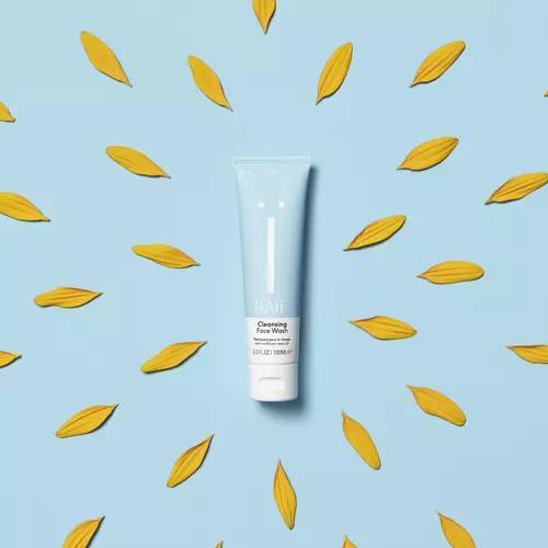 Naïf Face Cleansing Face Wash (Reiniging), Sieraden, Tassen en Uiterlijk, Uiterlijk | Gezichtsverzorging, Nieuw, Verzenden