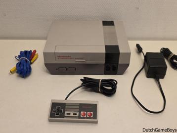 Nintendo Nes -  Console + Controller beschikbaar voor biedingen