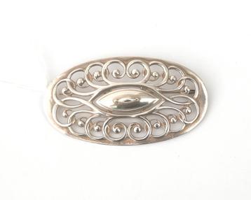 Een tweede gehalte zilveren broche, Fons Reggers beschikbaar voor biedingen