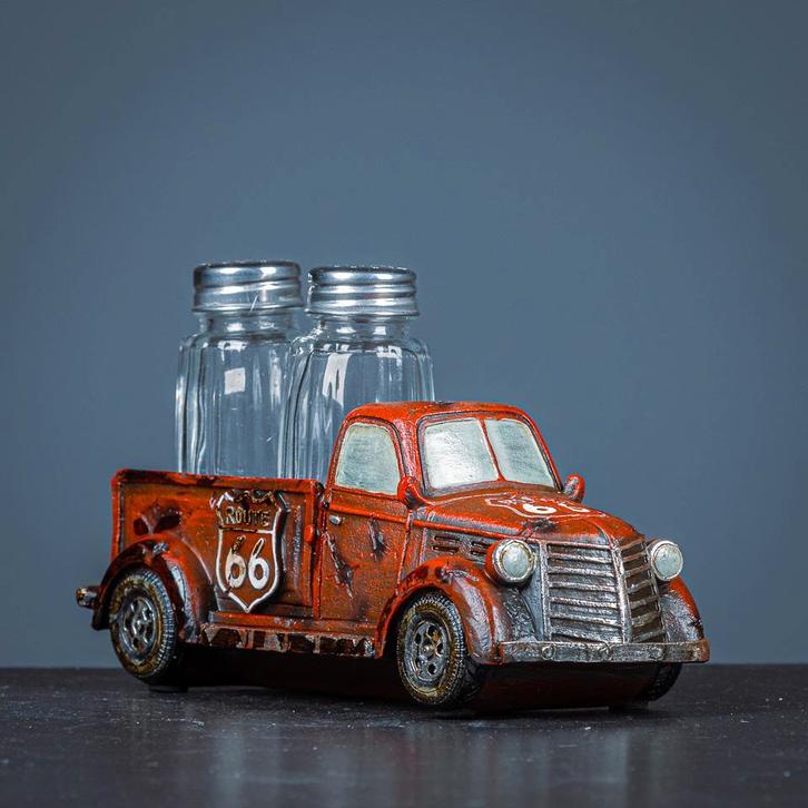 Decoratieve route 66 pickup truck - peper en zoutstel, Antiek en Kunst, Antiek | Keukenbenodigdheden, Ophalen of Verzenden