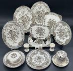 Harnas - Crown Ducal England – Veelzijdige porseleinen set, Antiek en Kunst